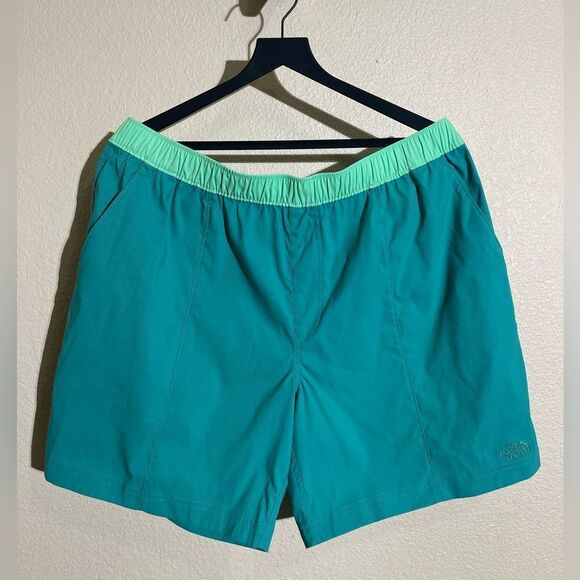 The North Face Shorts - Picture 1 of 4